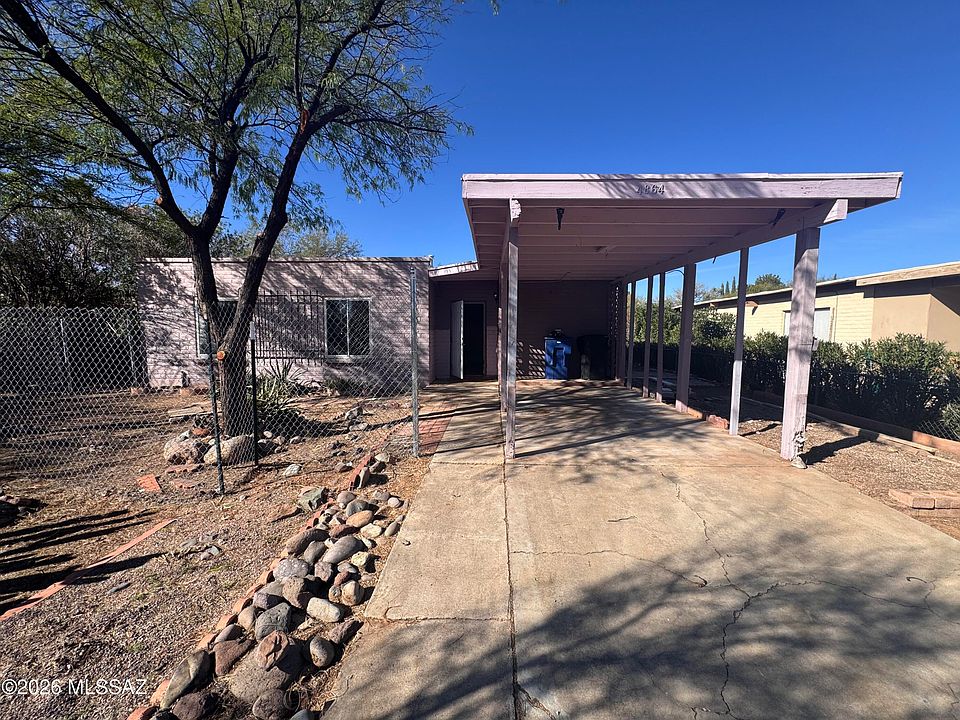 1st image of 4864 W De La Canoa Dr