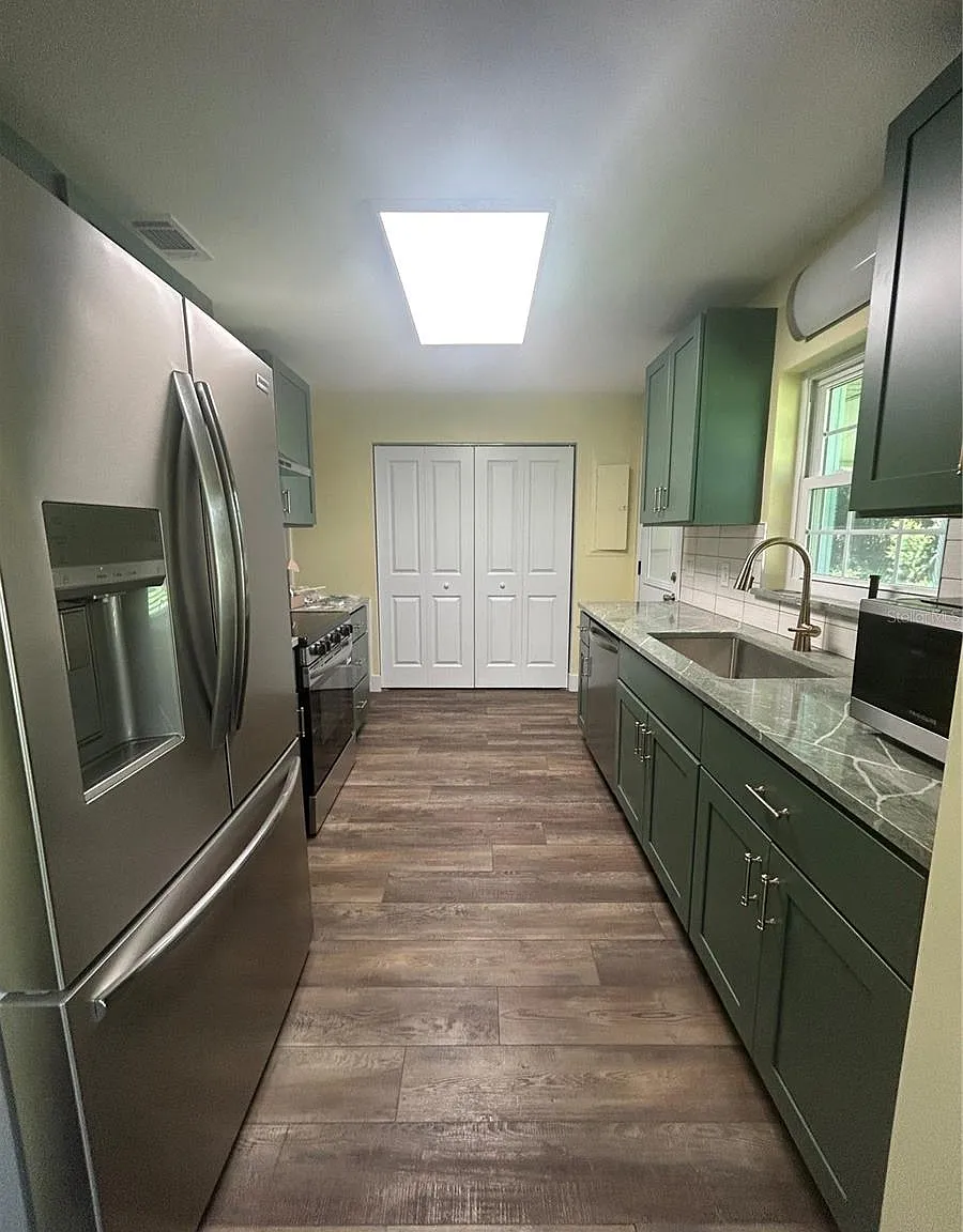 2 bed, 1244 sqft, $2,300 — Photo 4