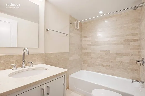 Rented by Sotheby's International Realty | media 16