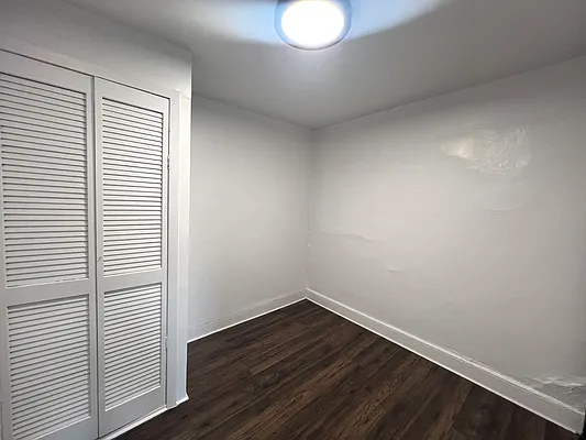 Rented by KNOCKKNOCK LLC | media 11