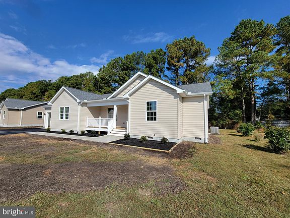 4th image of 131 Hollywood Dr