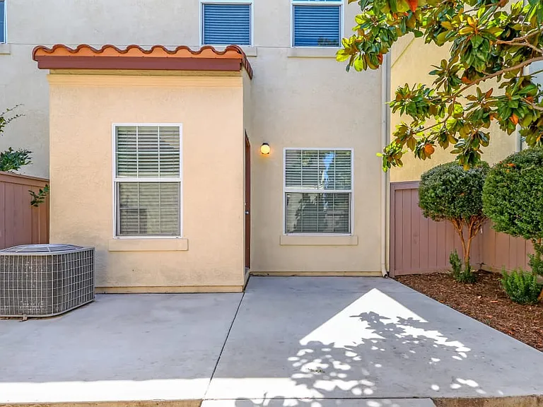 Gateway Village - Military Housing — Photo 17