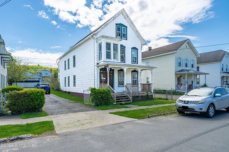 2nd image of 774 3rd Avenue