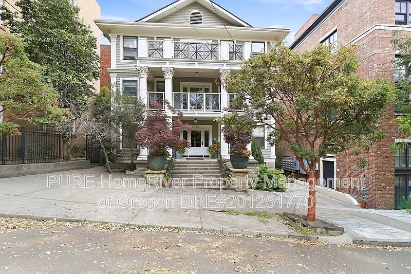 1 bed, 1.0 bath, $1,395 — Photo 2