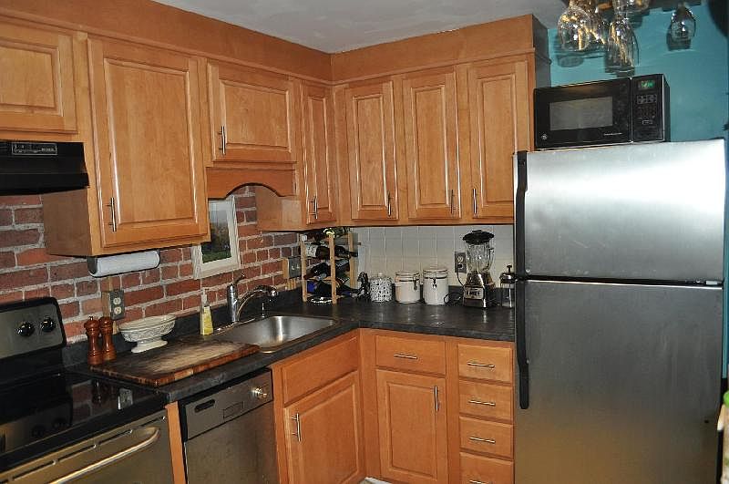 2nd image of 102 Gainsborough St #104
