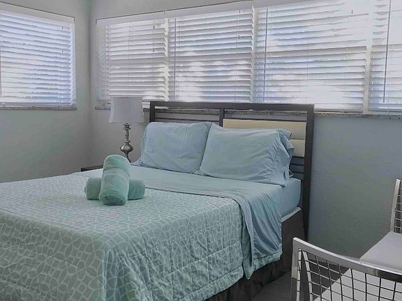 4th image of 620 76th St APT 8