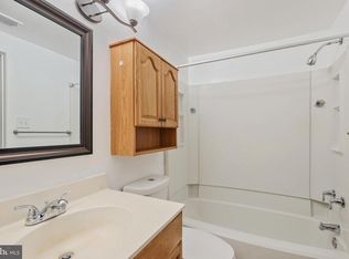 9837 Hellingly Pl, Montgomery Village, MD 20886