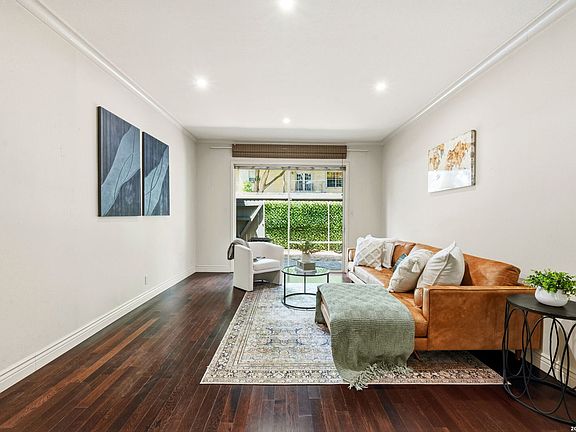 4th image of 7711 Broadway #7B
