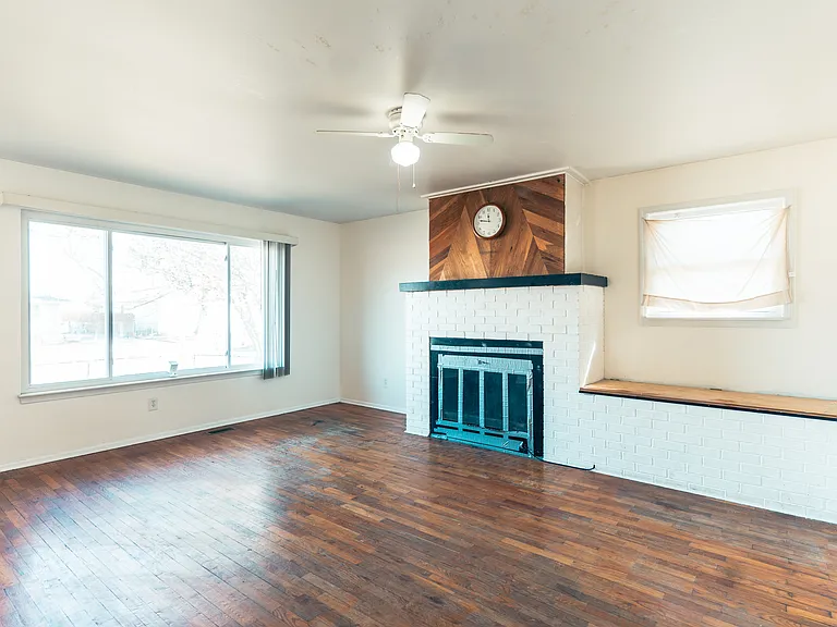 1490 Brady Ave — Photo 12