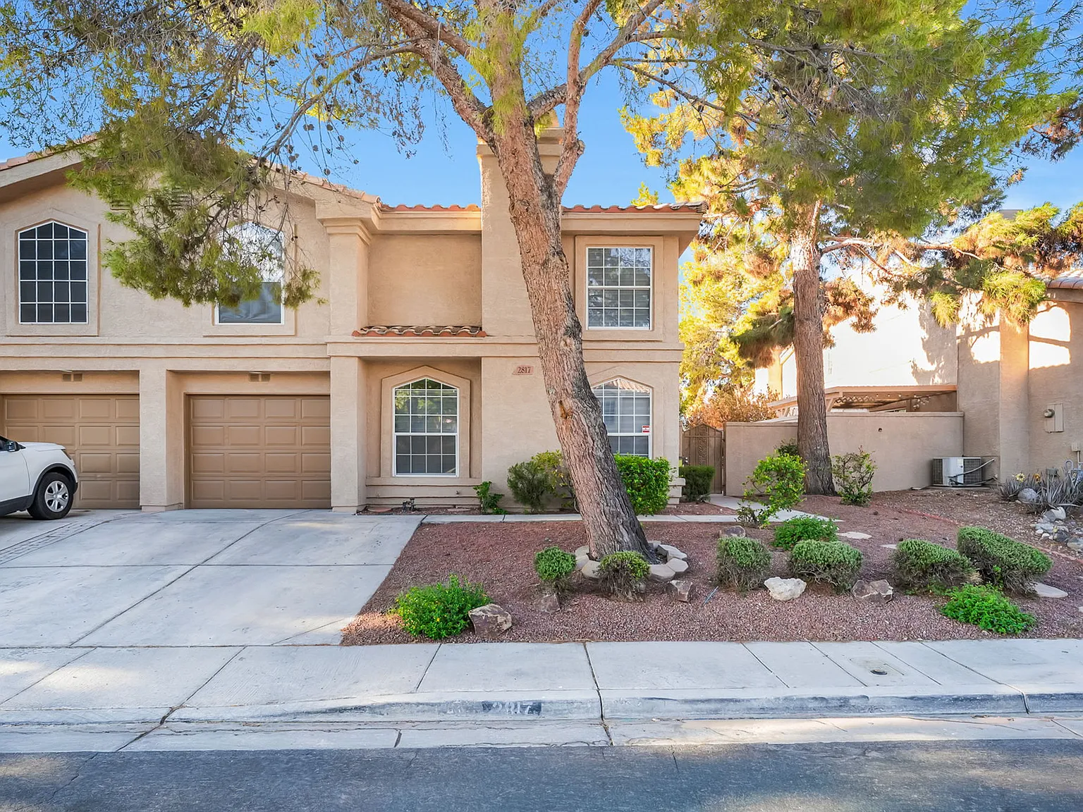 3 bed, 2.5 bath, 1541 sqft, $2,050 — Photo 1