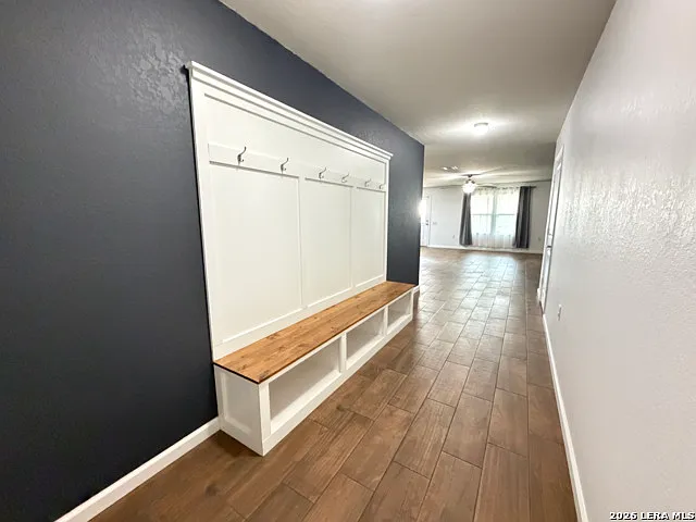 4 bed, 2.5 bath, 1952 sqft, $2,000 — Photo 3