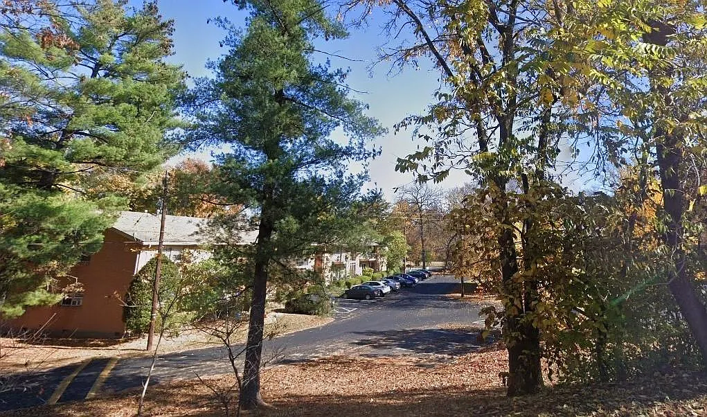 3501 Illinois Ave Apt E7 - 3501 Illinois Ave Apt E7 — Photo 4