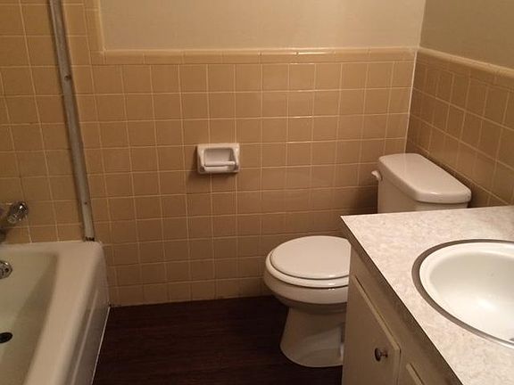 5th image of 2106 Westwood Dr