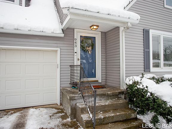 3rd image of 943 College Ave