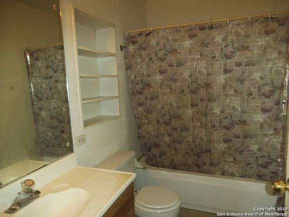 5th image of 7418 Brook Valley Dr