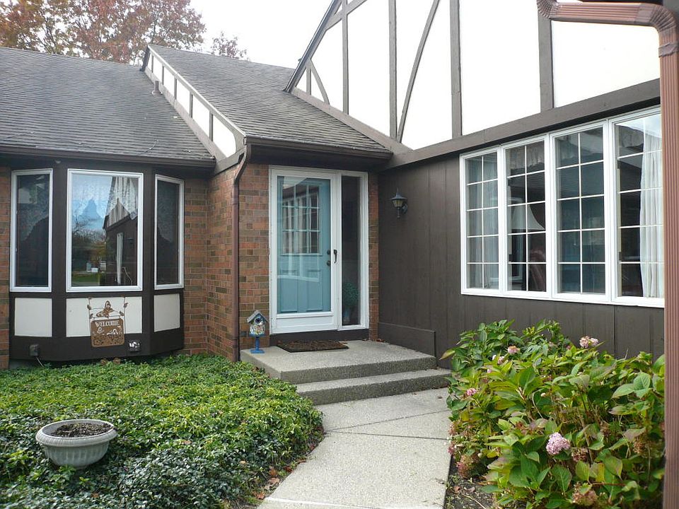 1st image of 2281 Radcliff Cir SE