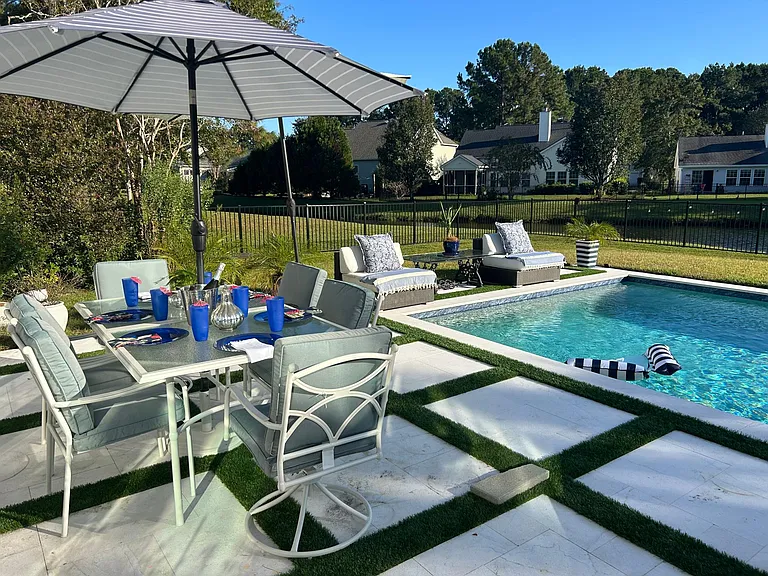 2376 Parsonage Woods Ln — Photo 24