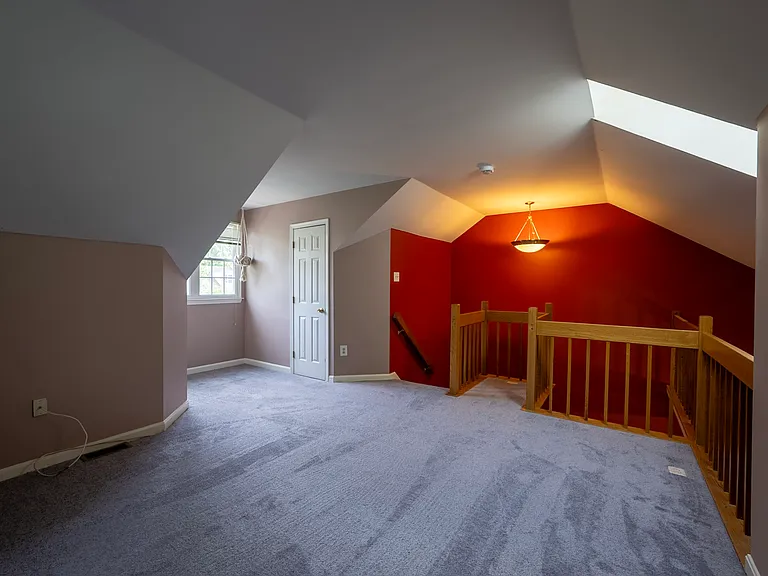 8031 Green Valley Ln — Photo 33