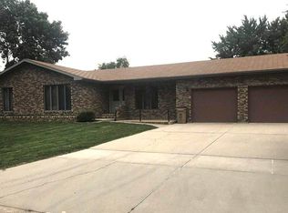 1220 17th Ave SW, Minot, ND 58701