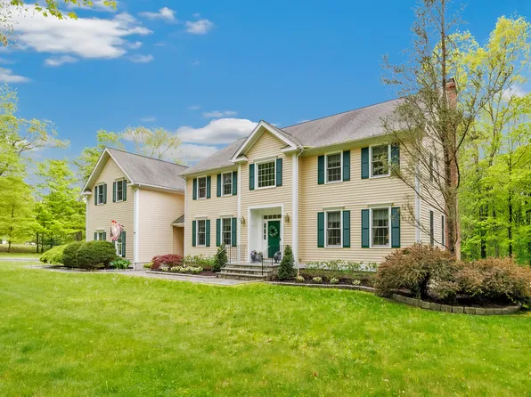 17 Long Wall Road, Redding, CT 06896