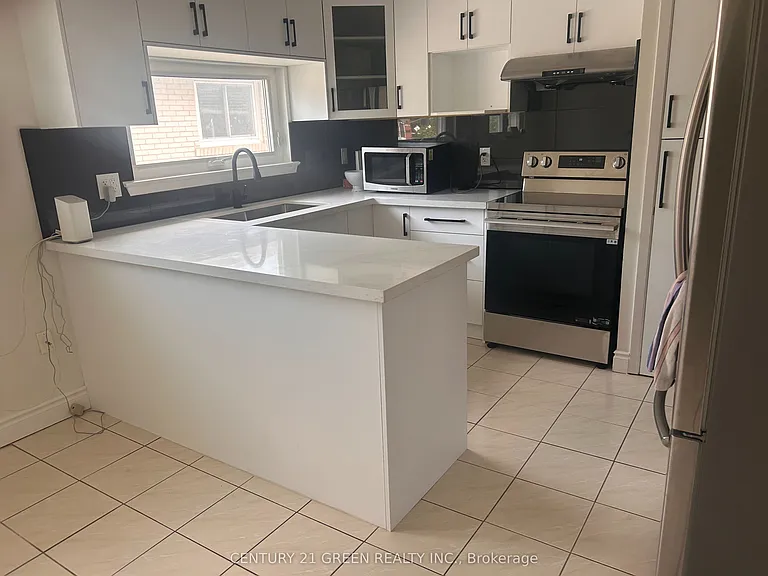 3032 Morning Star Dr — Photo 2