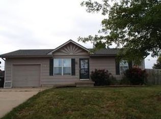 910 W 6th St, Edgerton, KS 66021