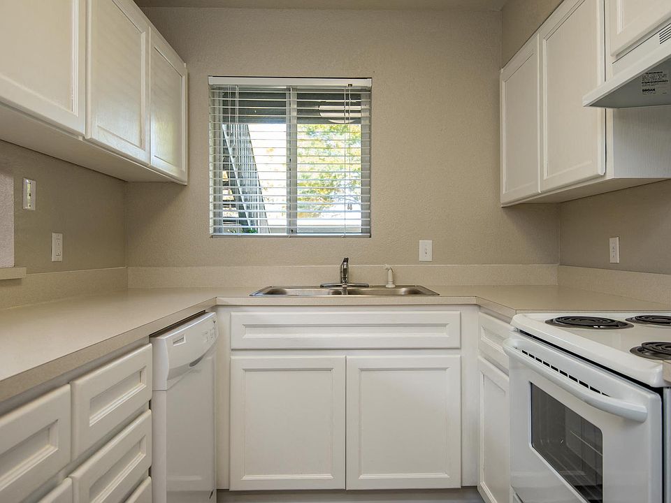 Three Bedroom | Kitchen
