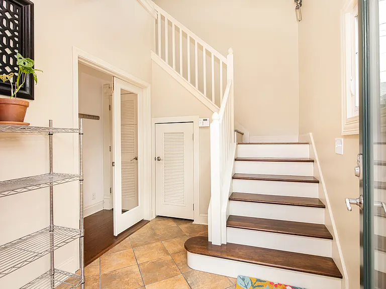 1502 Woodlawn Ave — Photo 32