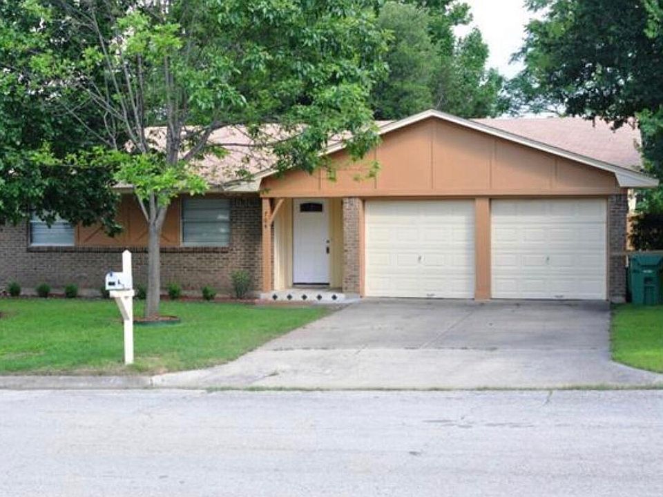 1st image of 704 Jupiter Dr