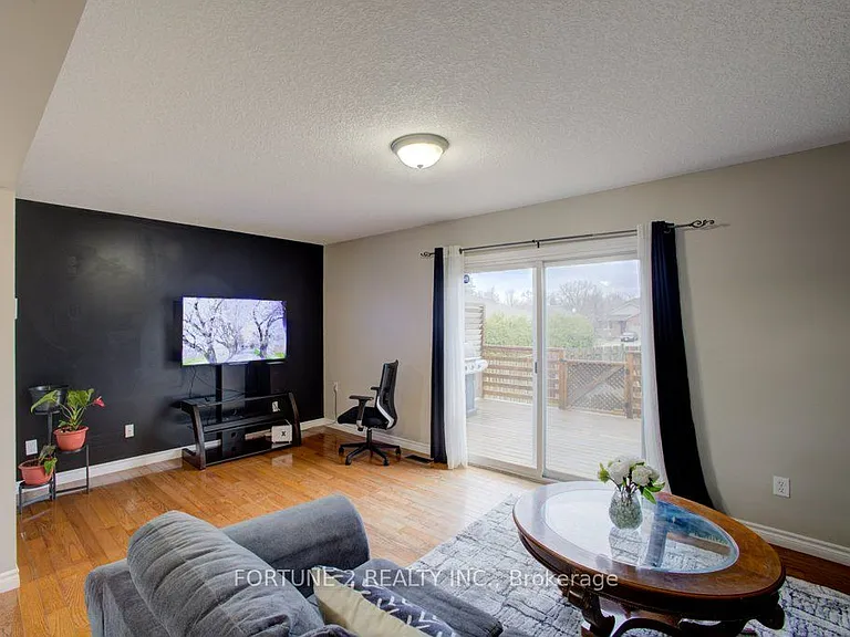 455 Danby St E — Photo 14