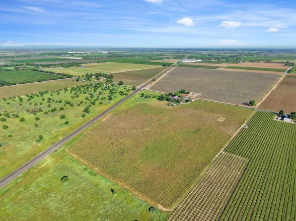 3824 W Sargent Rd, Lodi, CA 95242