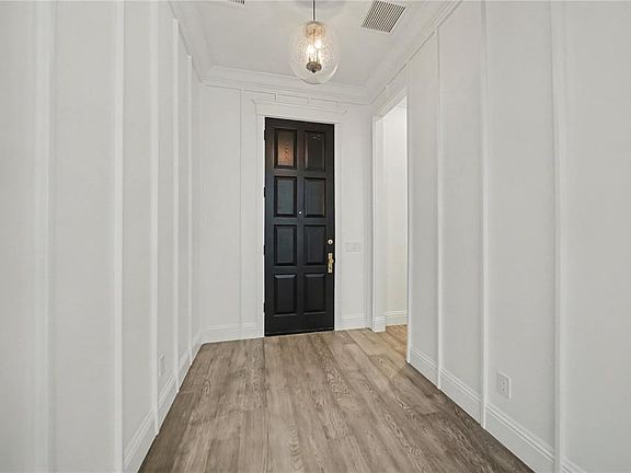 3rd image of 1750 Walnut Ave