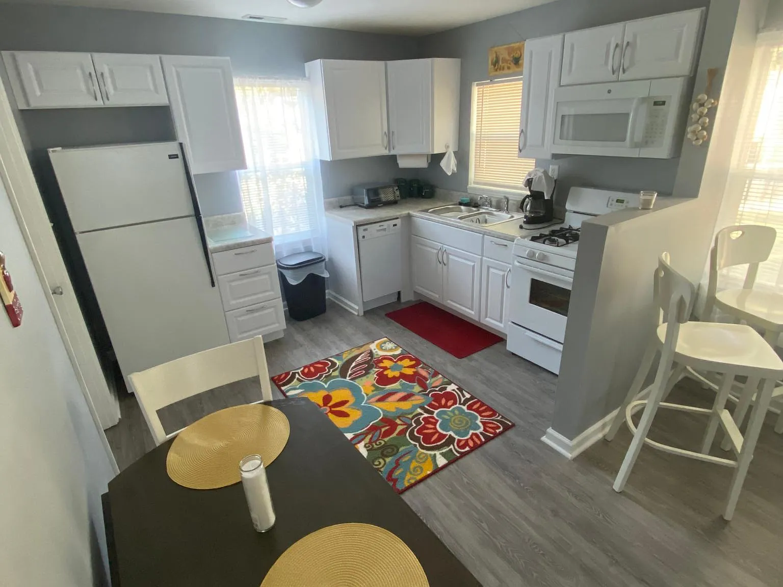 3529 Caroline Ave — Photo 4
