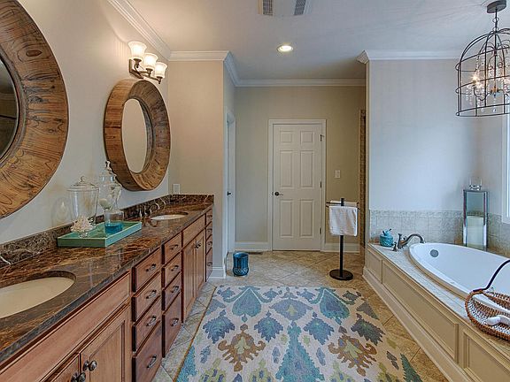 5th image of 415 Westbridge Dr #2