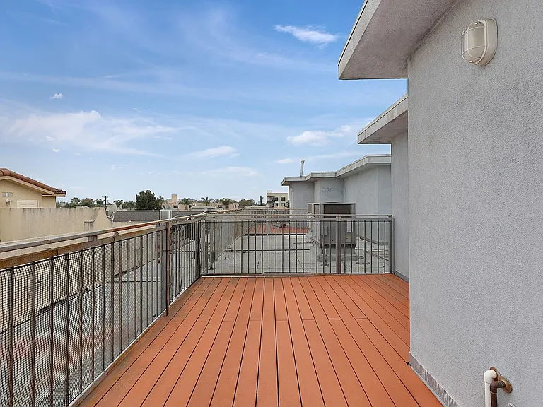 Corinth Apartments — Photo 12