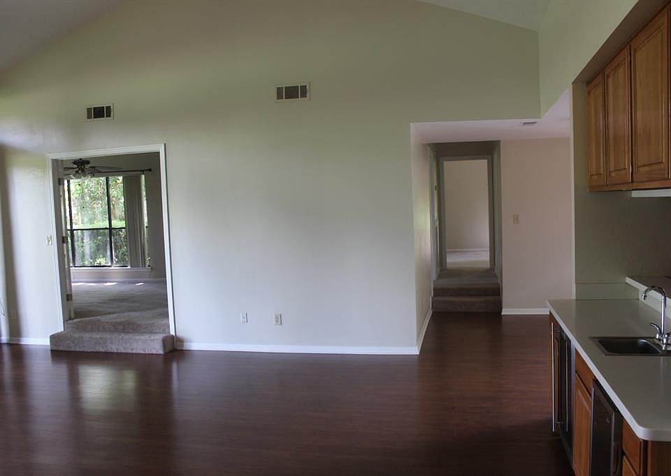 1st image of 112 Clear Springs Dr