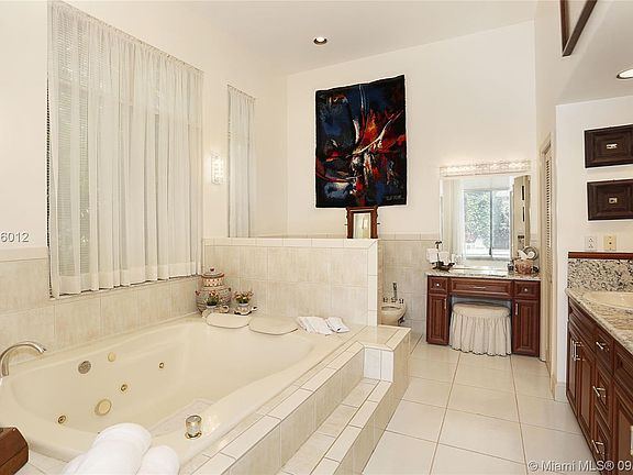 4th image of 1251 Castile Ave