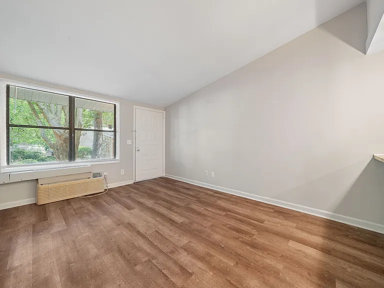 Bay Vista — Photo 9