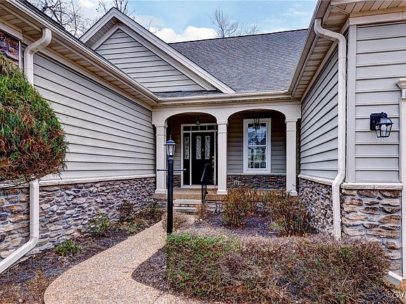 3rd image of 4739 Westhampton