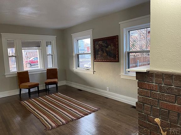 3rd image of 920 Lake Ave