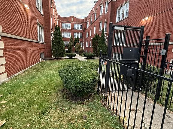 3rd image of 1303 E 71st Pl #4