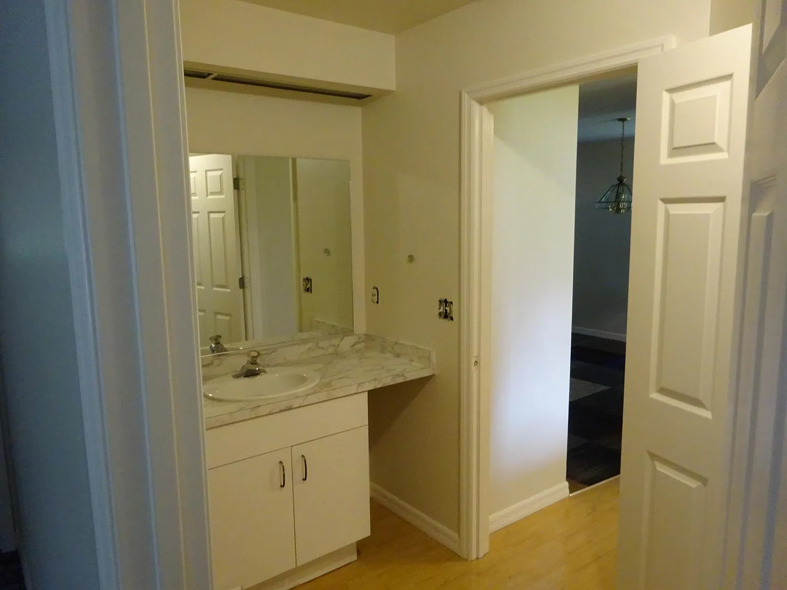 2 bed, 1156 sqft, $1,900 — Photo 3
