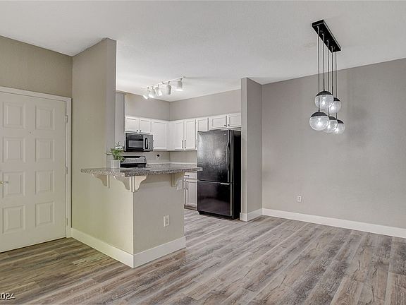 3rd image of 1830 N Buffalo Dr Unit 1036