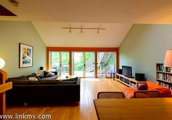 3rd image of 4 Sandcastle Ln