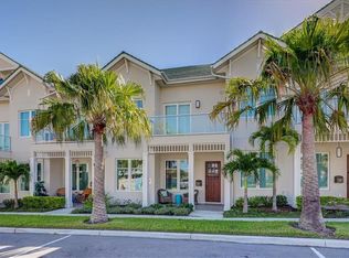 17 Country Club Ln, Belleair, FL 33756