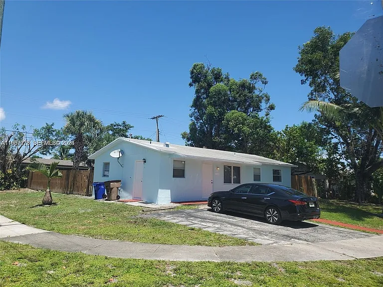 831 SW 14th Ct — Photo 5