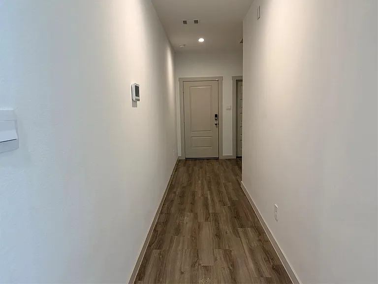 9834 Palm Royal Dr — Photo 3