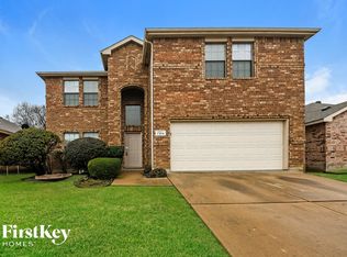7304 Fossil Creek Dr, Arlington, TX 76002