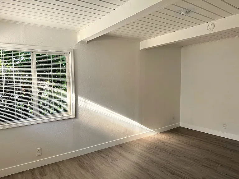 3174 Ameno Rd — Photo 16