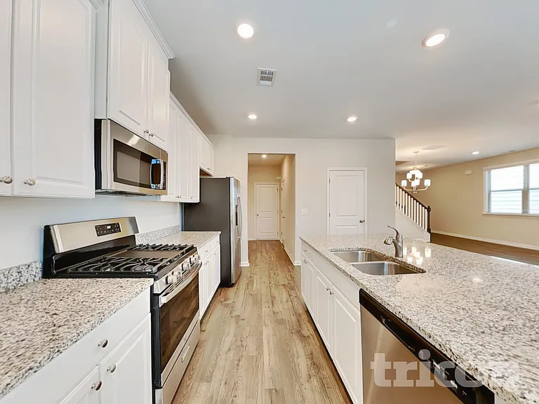 317 Knowles Pl — Photo 6